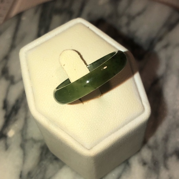 vtg Jade Stone Carved Rounded Band Approx Sz 10.5 - 10.75 - Picture 2 of 7